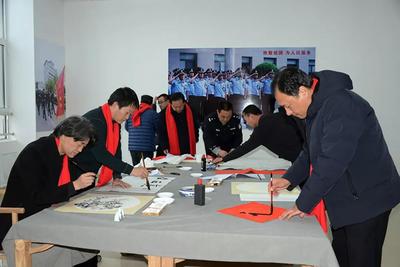 翰墨飄香迎新春，警民同心繪和諧——諸城市公安局與文聯成功舉辦書畫聯誼交流活動